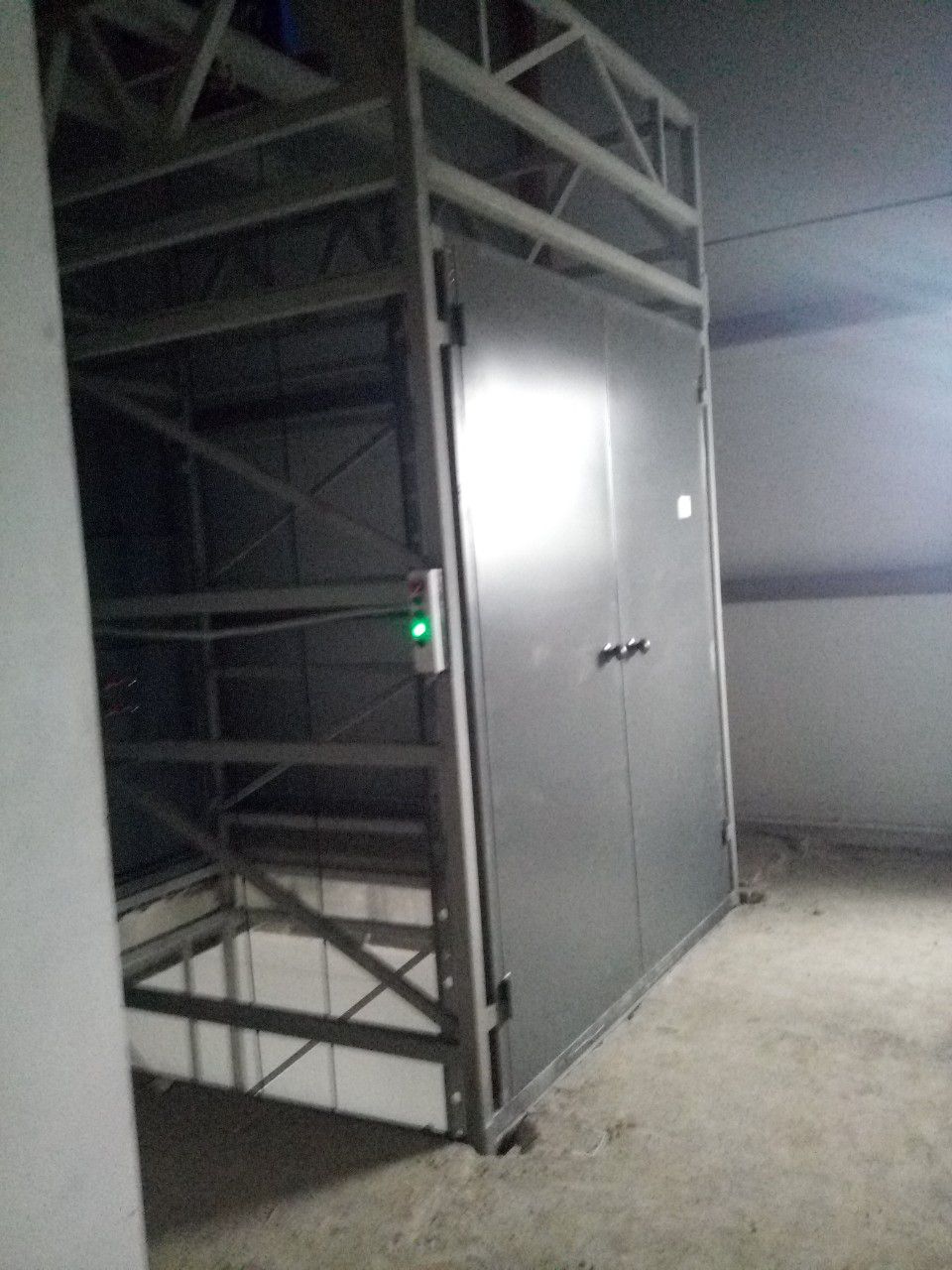 Шахтный подъемник, 1000 кг, Псков