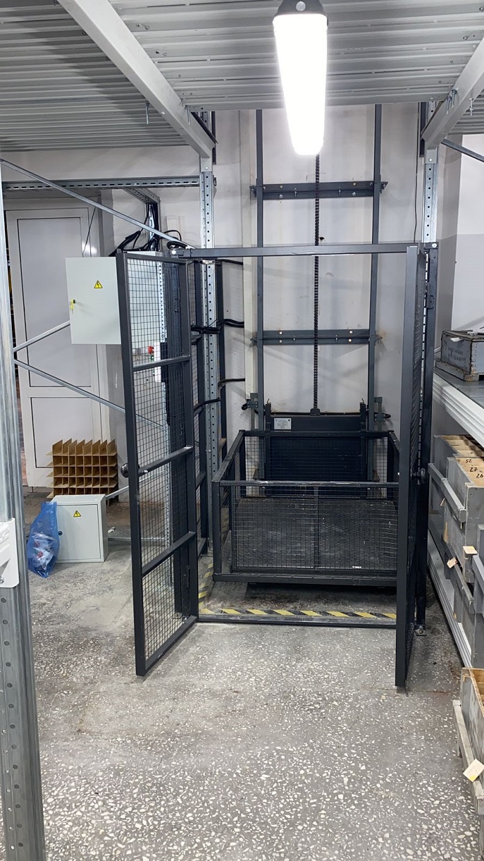 Мачтовый цепной подъемник, 300 кг в Екатеринбурге