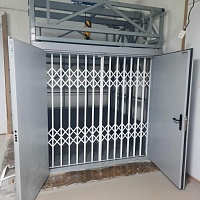 Грузовой подъёмник в металлокаркасной шахте, на 2 остановки, 1000 кг, Курган