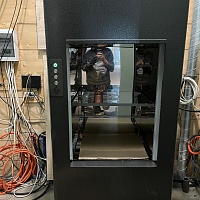 Малогрузовой (сервисный) грузовой подъемник в металлокаркасной шахте, 250 кг в Санкт-Петербурге