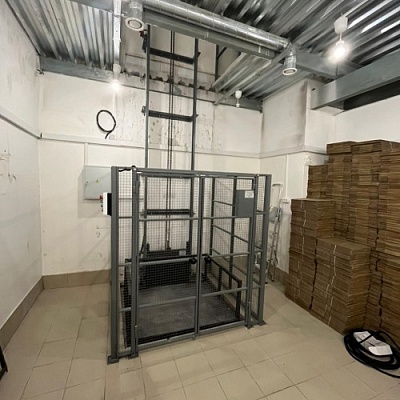 Мачтовый консольный подъемник, 250 кг