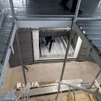 Подъемник в металлокаркасной шахте, 1000 кг, Казань